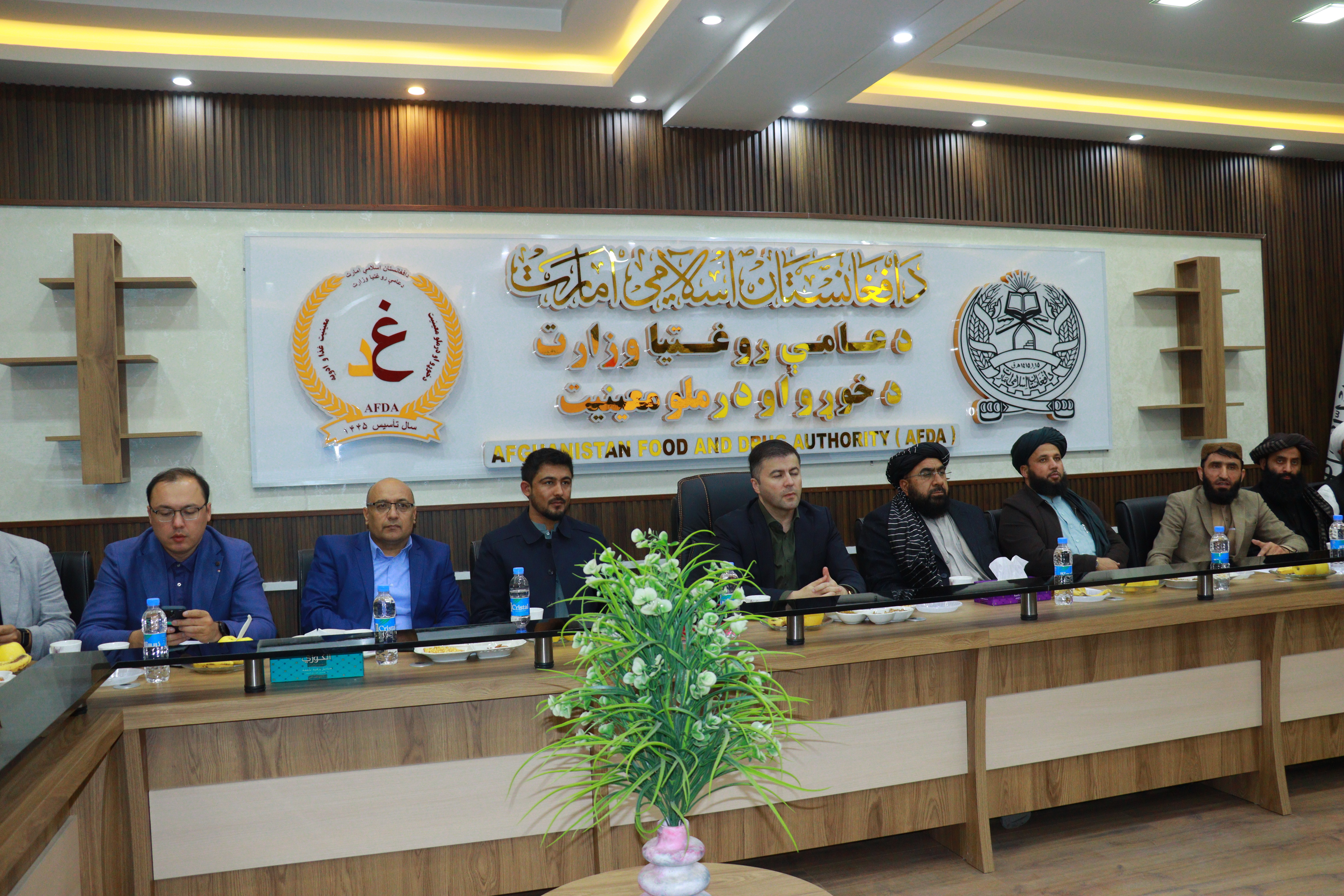 د عامې روغتیا وزارت د خوړو او درملو معین د ازبکستان جمهوریت د درملو صنعت د پراختیا ادارې له رئیس او ورسره مل پلاوي سره لیدنه او خبرې وکړې.